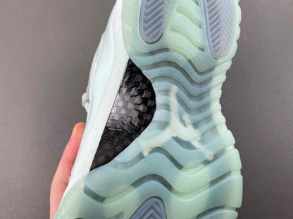 Air Jordan 11 Retro Low "Igloo" AH7860-103