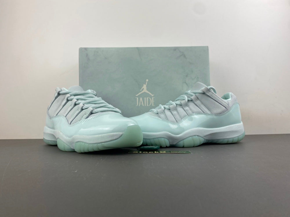 Air Jordan 11 Retro Low "Igloo" AH7860-103